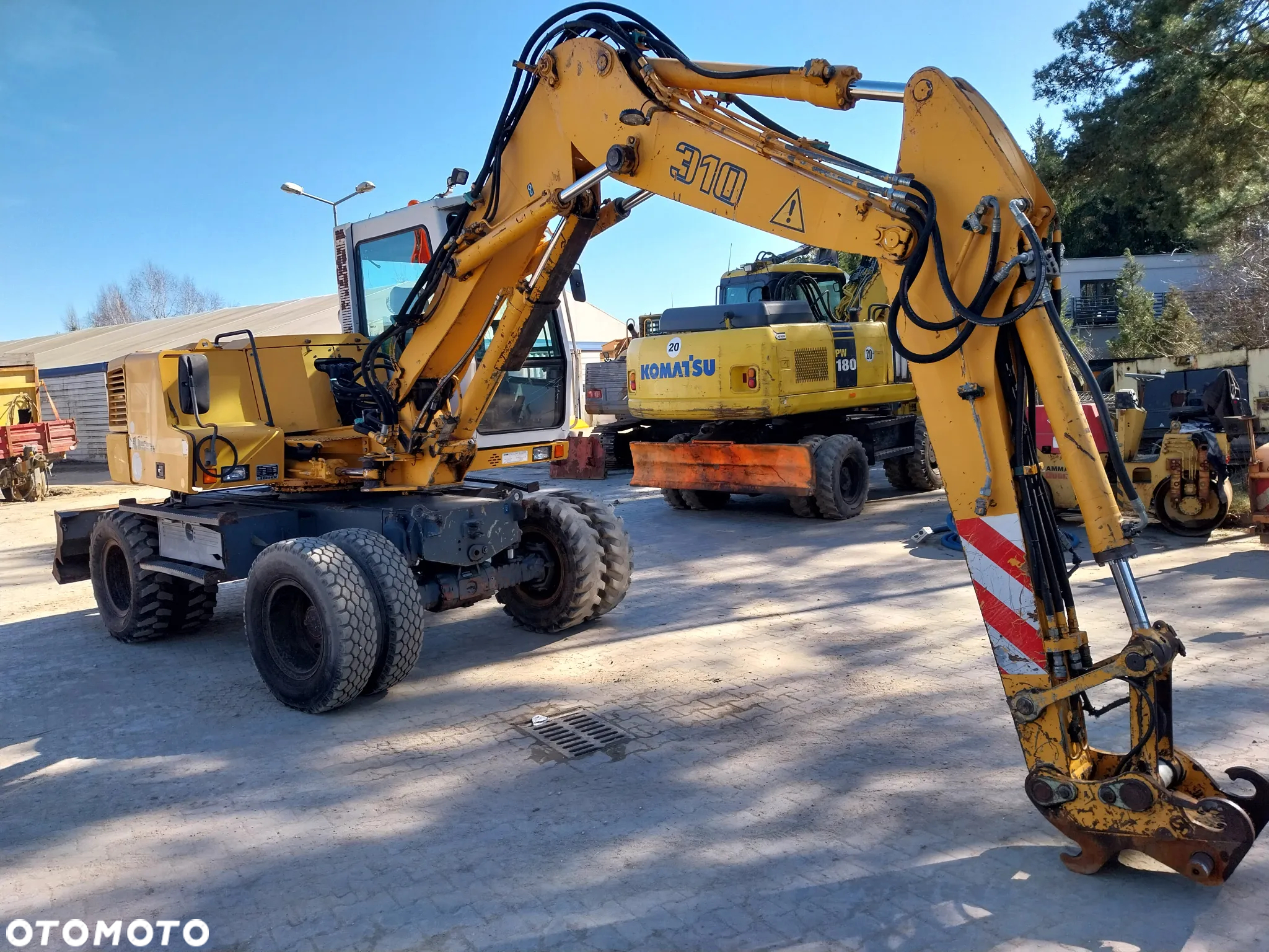 Liebherr A310 - 2