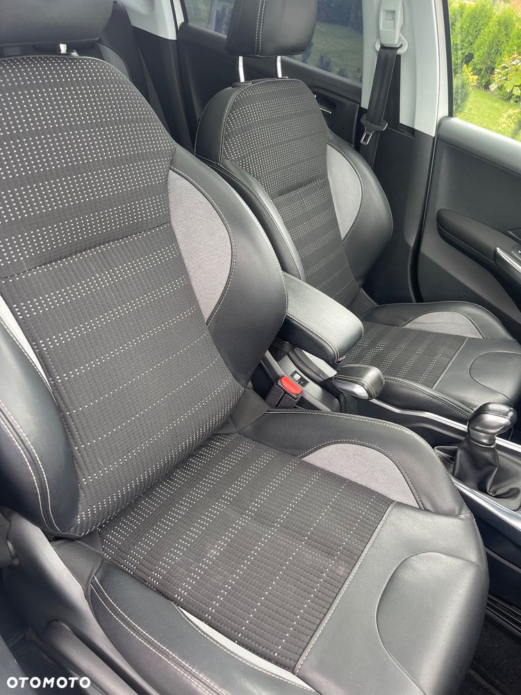Peugeot 2008 1.2 VTi Allure - 29