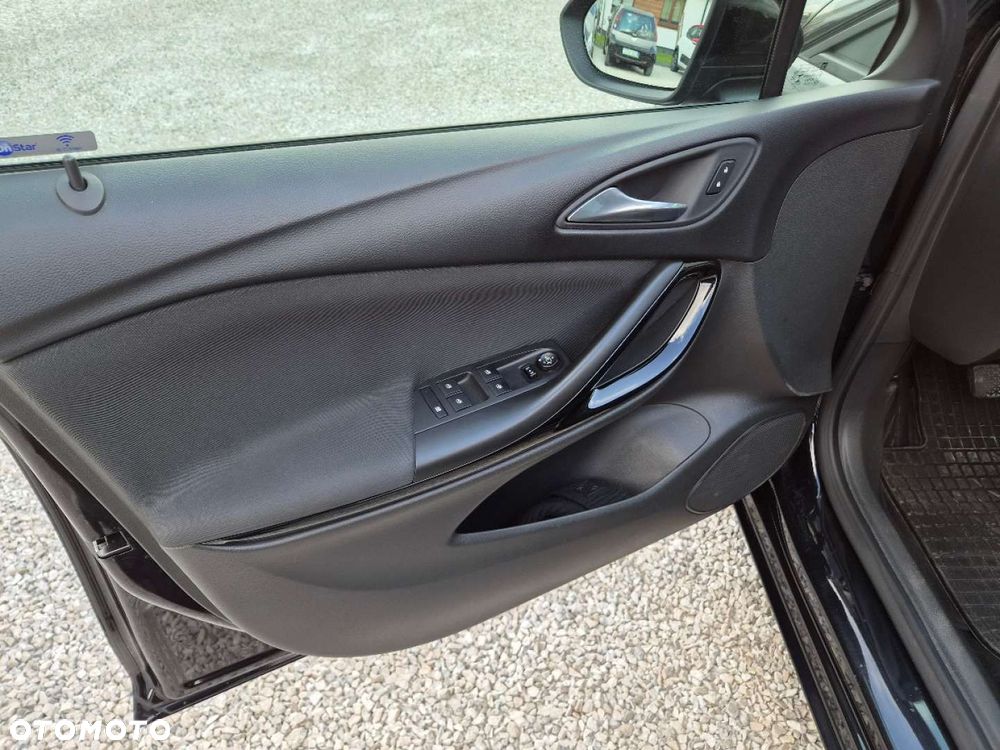 Opel Astra 1.6 CDTI Cosmo - 17