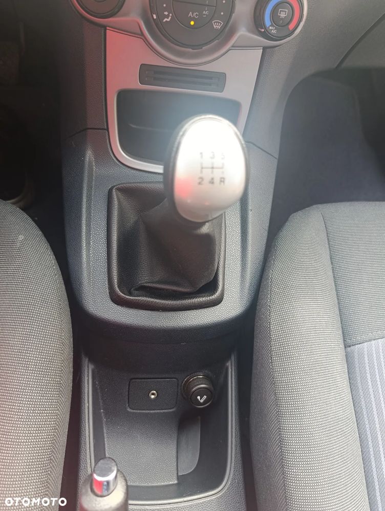Ford Fiesta 1.25 Champions Edition - 12