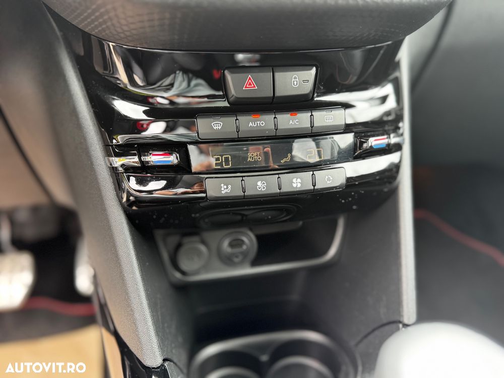 Peugeot 2008 1.2 PureTech Turbo S&S GT-Line - 18