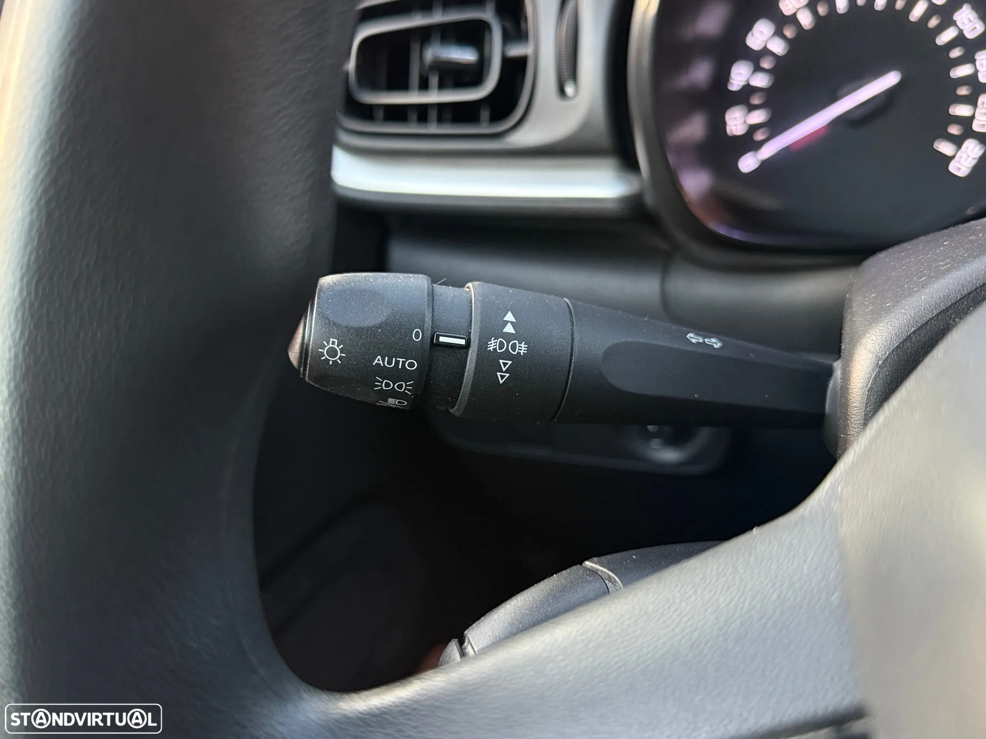 Citroën C3 1.2 PureTech Shine - 6