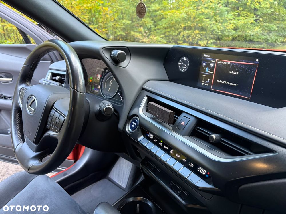 Lexus UX - 21
