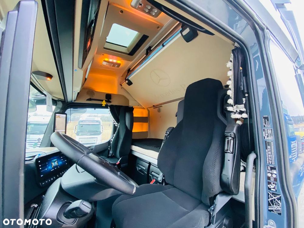 Mercedes-Benz Actros 1845 Retarder Bogato Wyposażony Niemcy niski Przebieg - 14