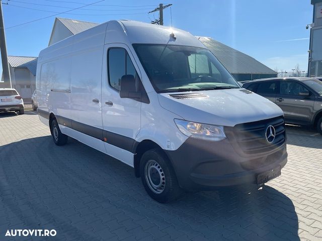 Mercedes-Benz Sprinter - 11