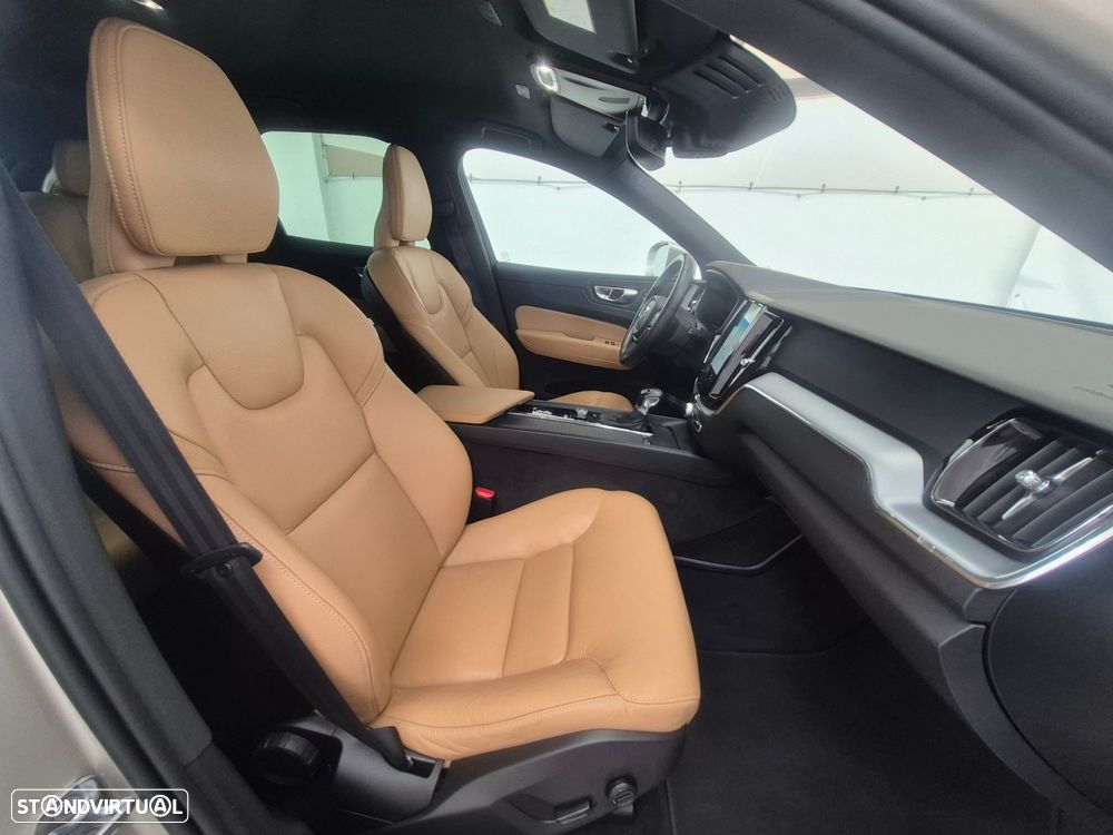 Volvo XC 60 2.0 D4 Momentum Plus Geartronic - 22