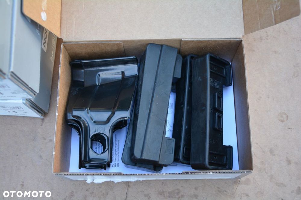 Toyota Auris 2013 - bagażnik dachowy Norauto NOWY KLucz - 2