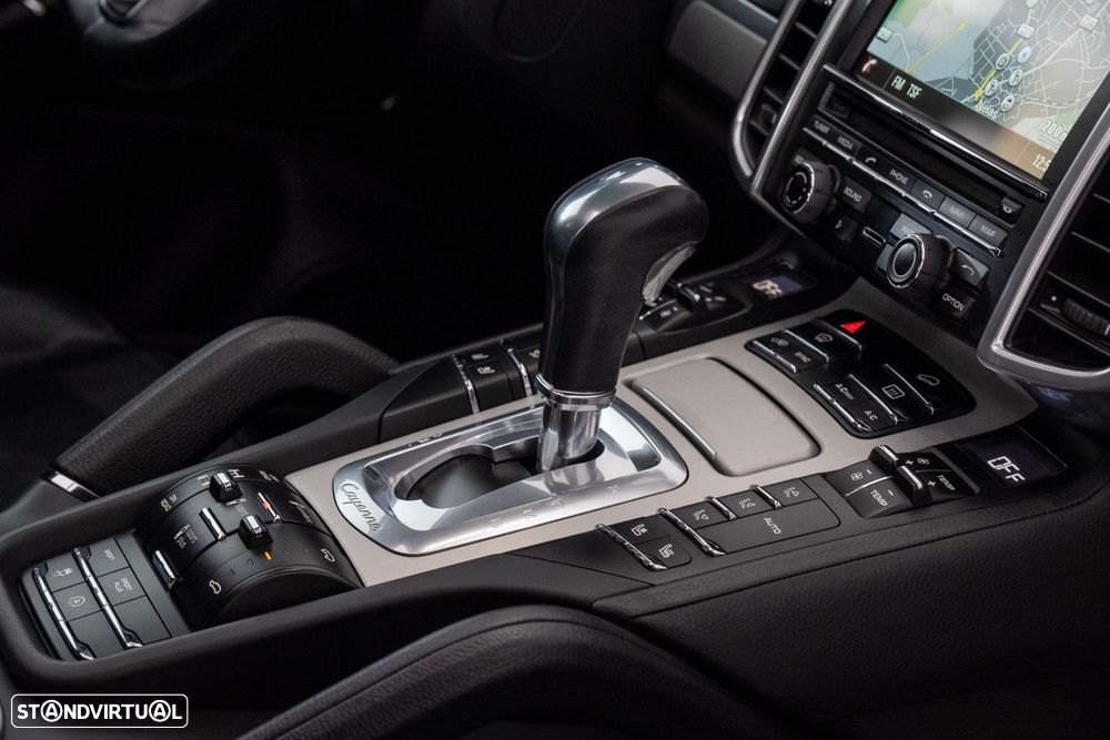 Porsche Cayenne Platinum Edition - 38