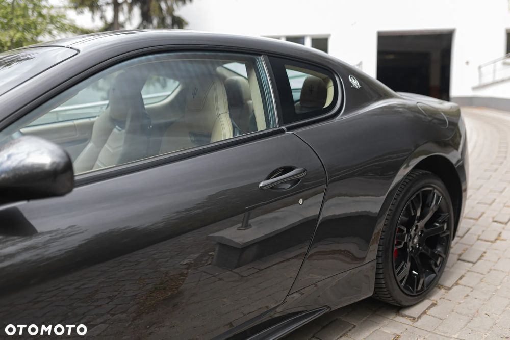 Maserati GranTurismo S - 4