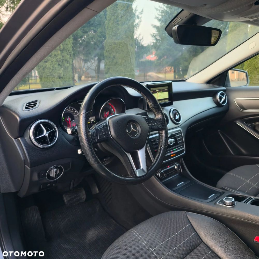 Mercedes-Benz GLA 220 d 4Matic 7G-DCT AMG Line - 26