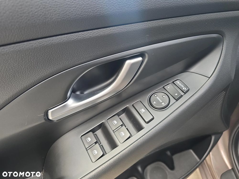 Hyundai i30 1.0 T-GDI Smart - 10