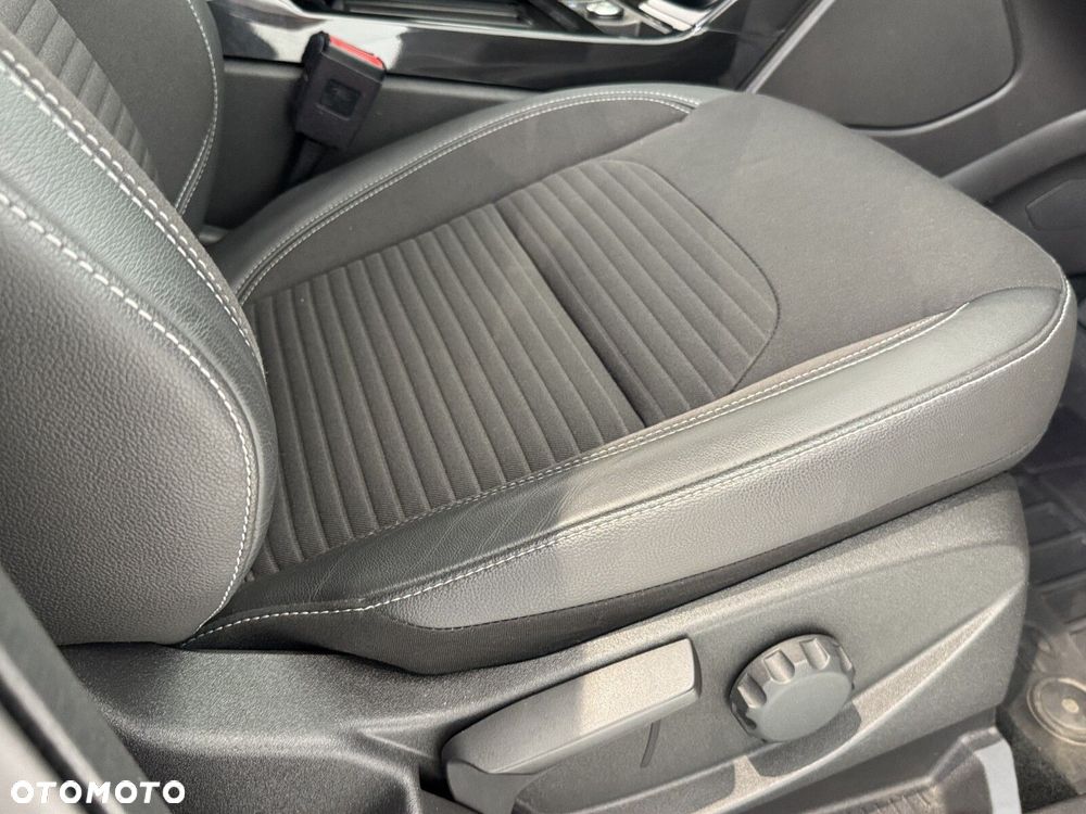 Ford Kuga - 18