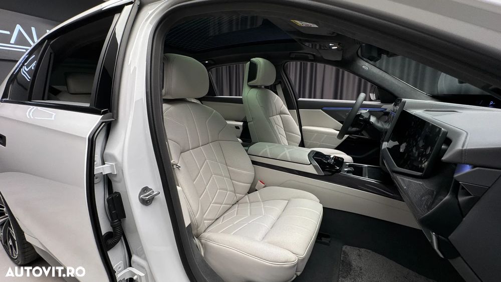 BMW Seria 7 740 xDrive MHEV - 31