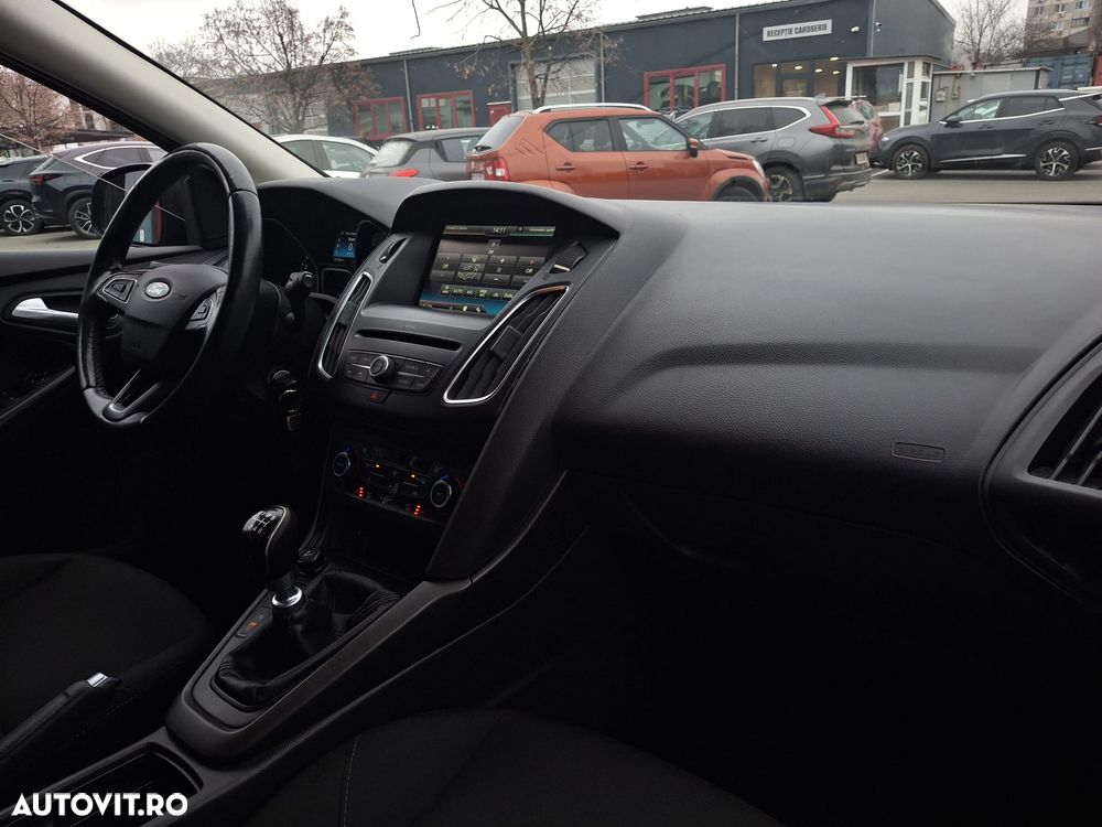 Ford Focus 1.0 EcoBoost Start Stop Trend - 27