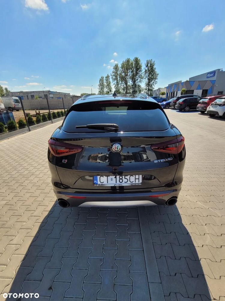 Alfa Romeo Stelvio 2.0 Turbo 16V AT8-Q4 Ti - 13