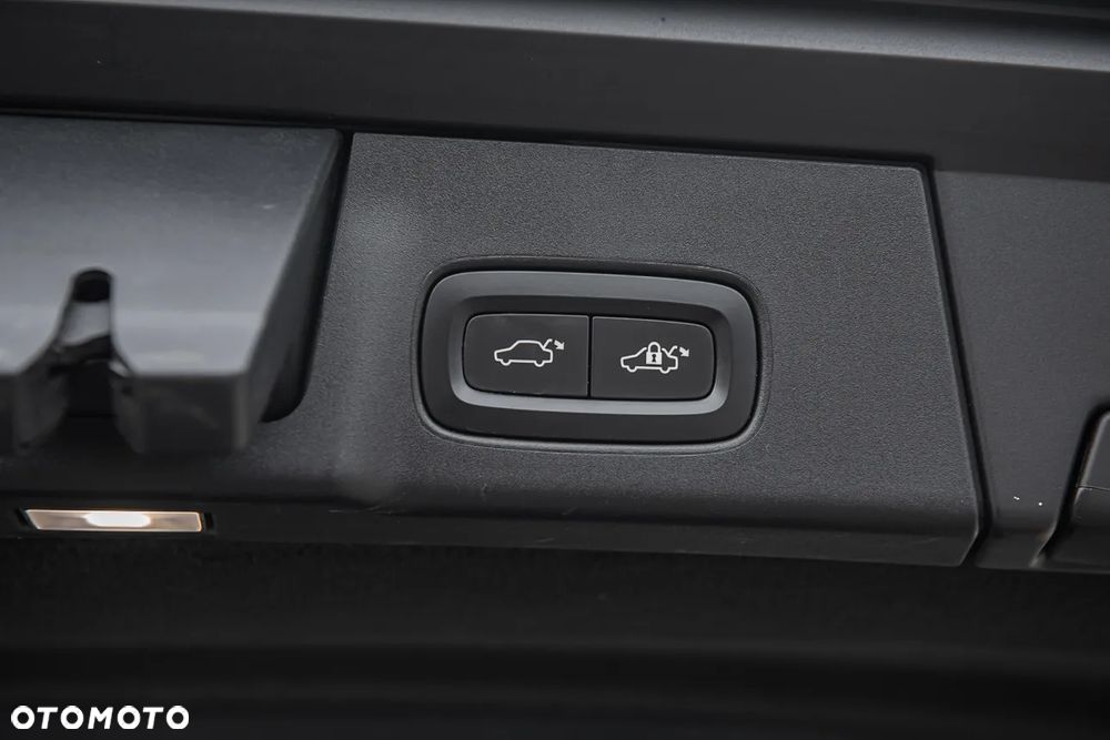 Volvo V90 D5 AWD Geartronic Inscription - 28