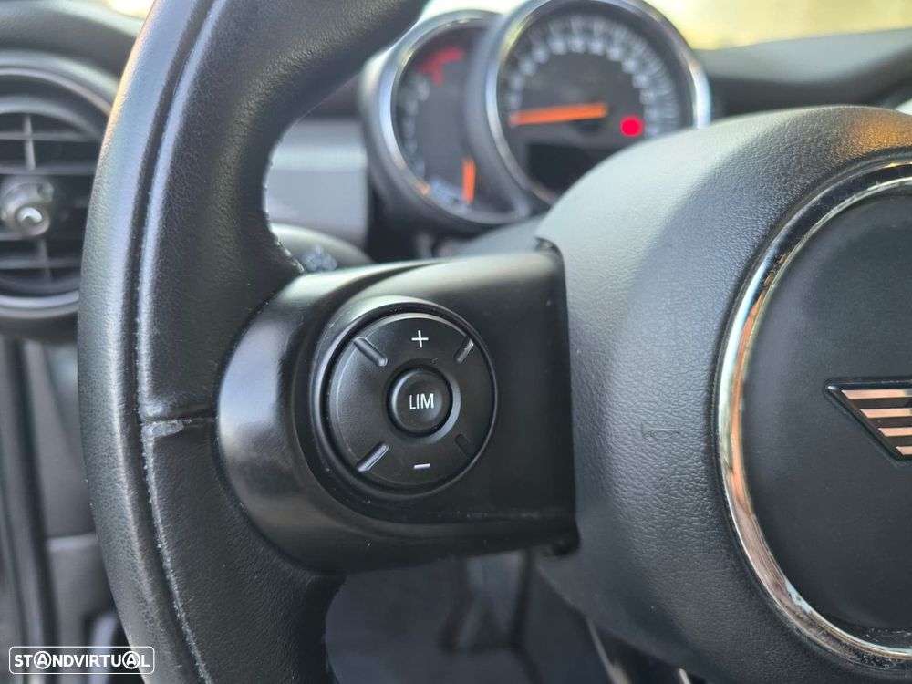 MINI 5 Portas Cooper D - 17