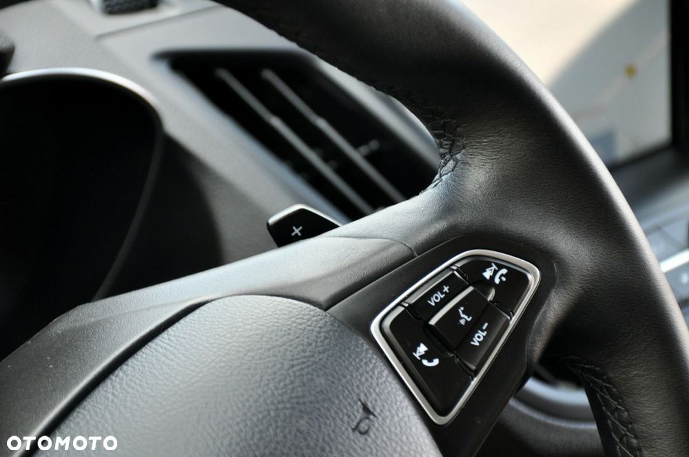 Ford Kuga - 35