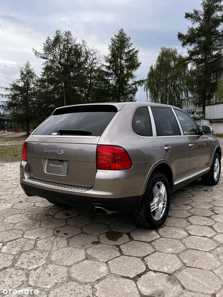 Porsche Cayenne - 7