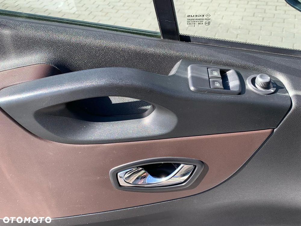 Fiat Talento Trafic Renault - 16