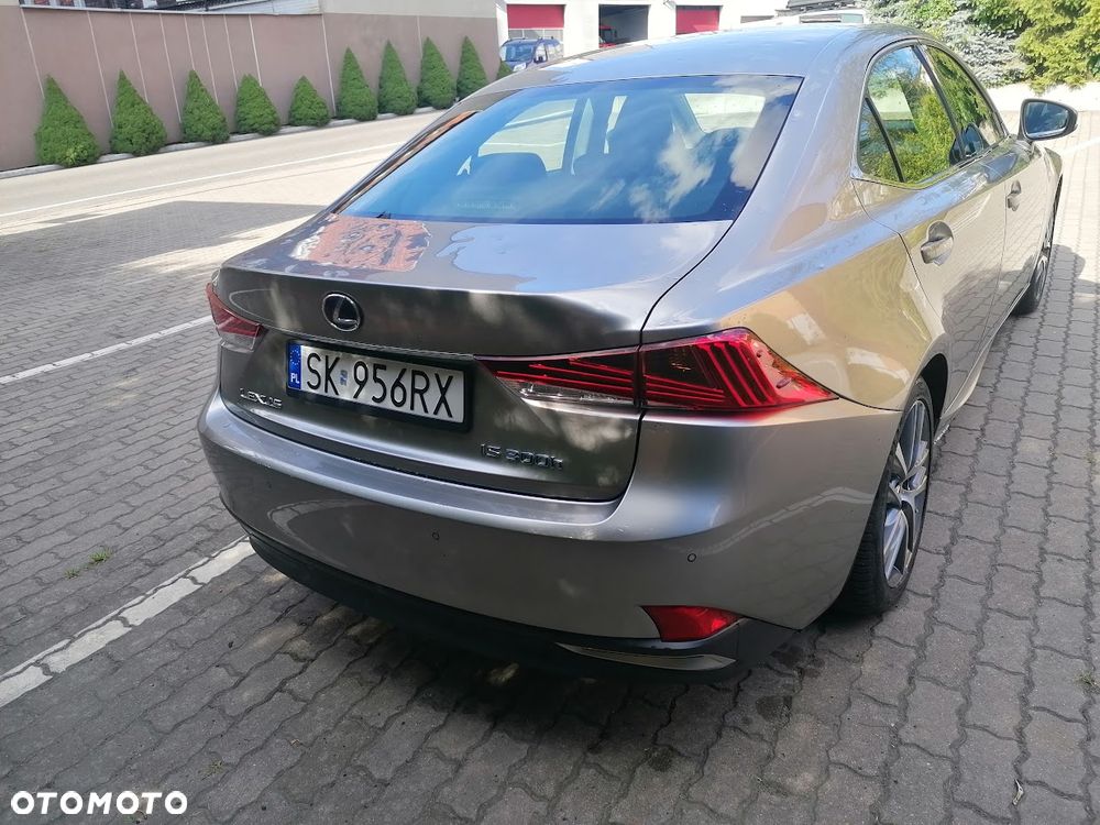 Lexus IS 300h Elegance - 4