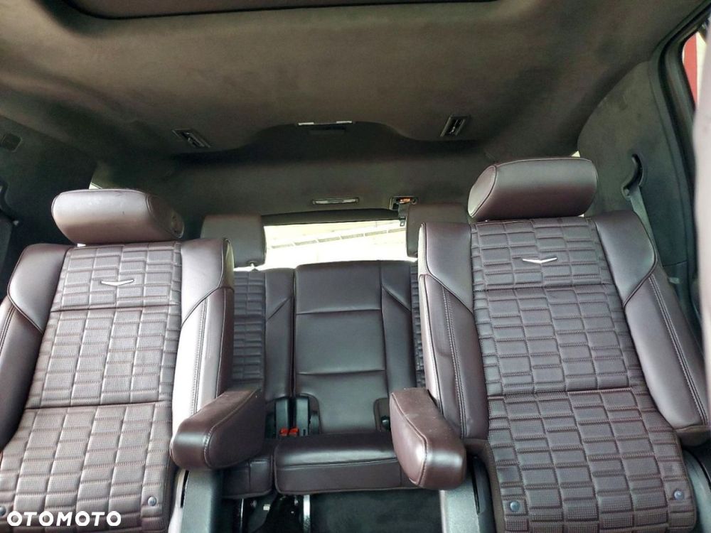 Cadillac Escalade - 9