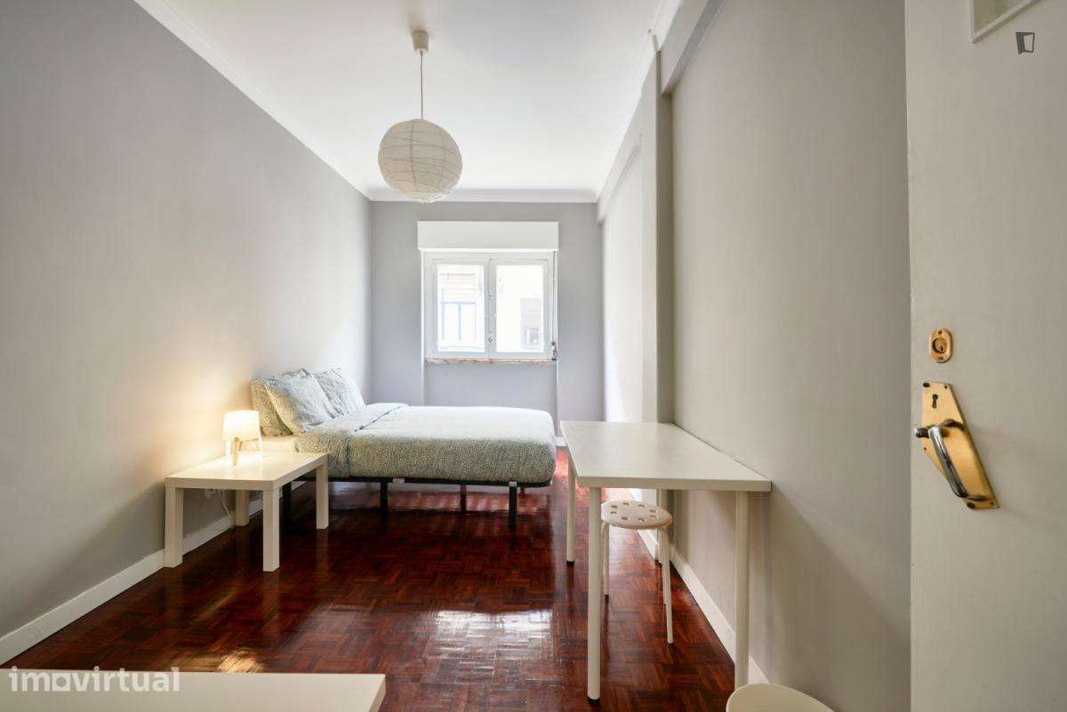 Quarto - localizado em Benfica Lisbon - Grande imagem: 5/42