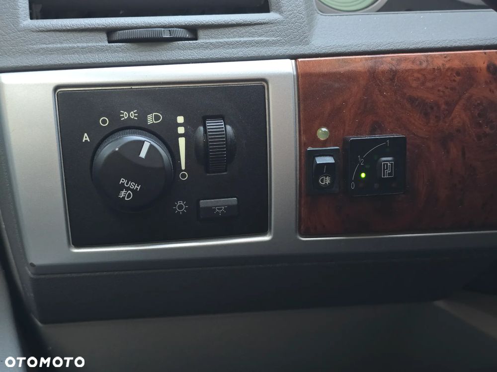 Chrysler Grand Voyager - 31