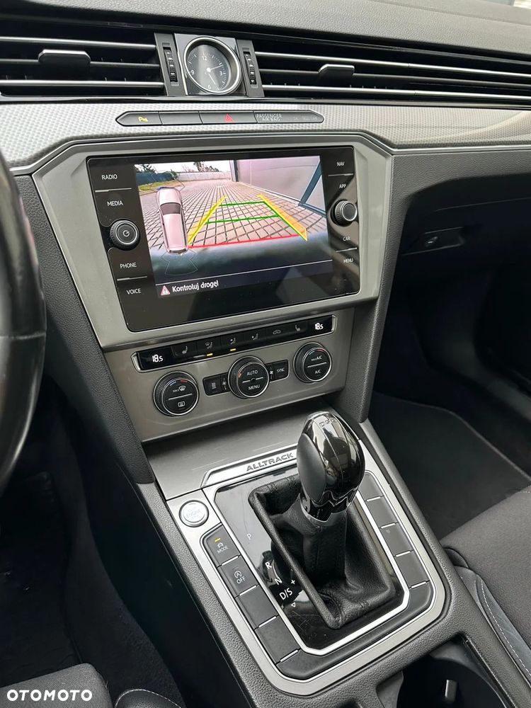 Volkswagen Passat 2.0 TDI SCR 4Mot DSG Comfortline - 14