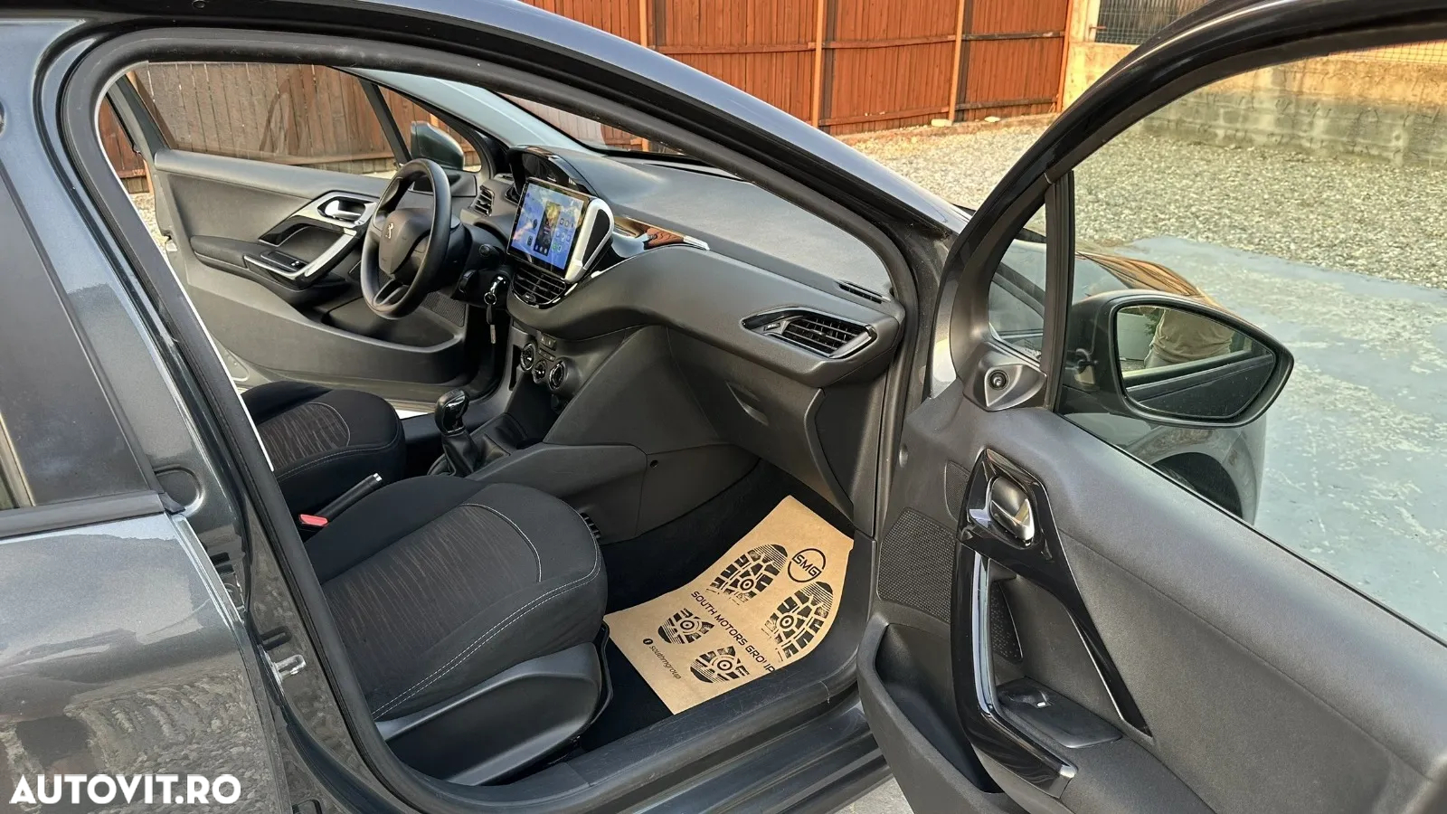 Peugeot 208 1.2 L PureTech Allure - 8