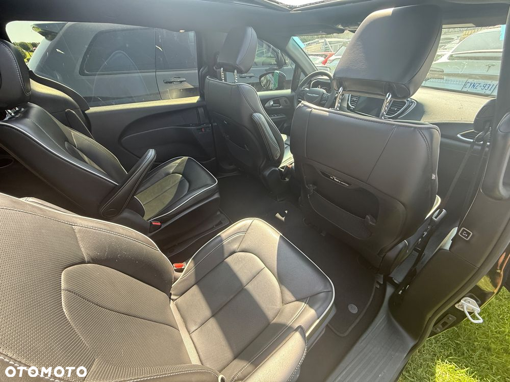 Chrysler Pacifica - 7