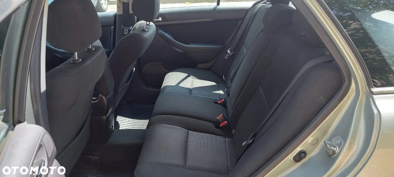 Toyota Avensis 1.8 VVT-i Sol - 7