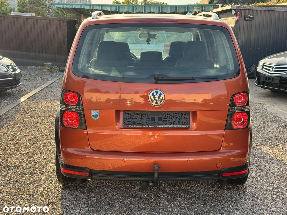 Volkswagen Touran - 9