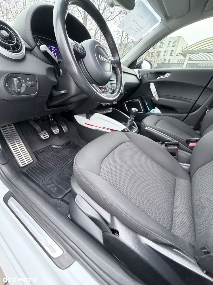 Audi A1 Sportback 1.2 TFSI S line edition m S line Sportpaket - 16