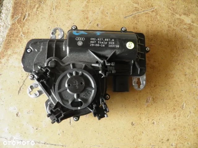 DOCIĄG TYLNEJ KLAPY AUDI Q7 4M 2016r