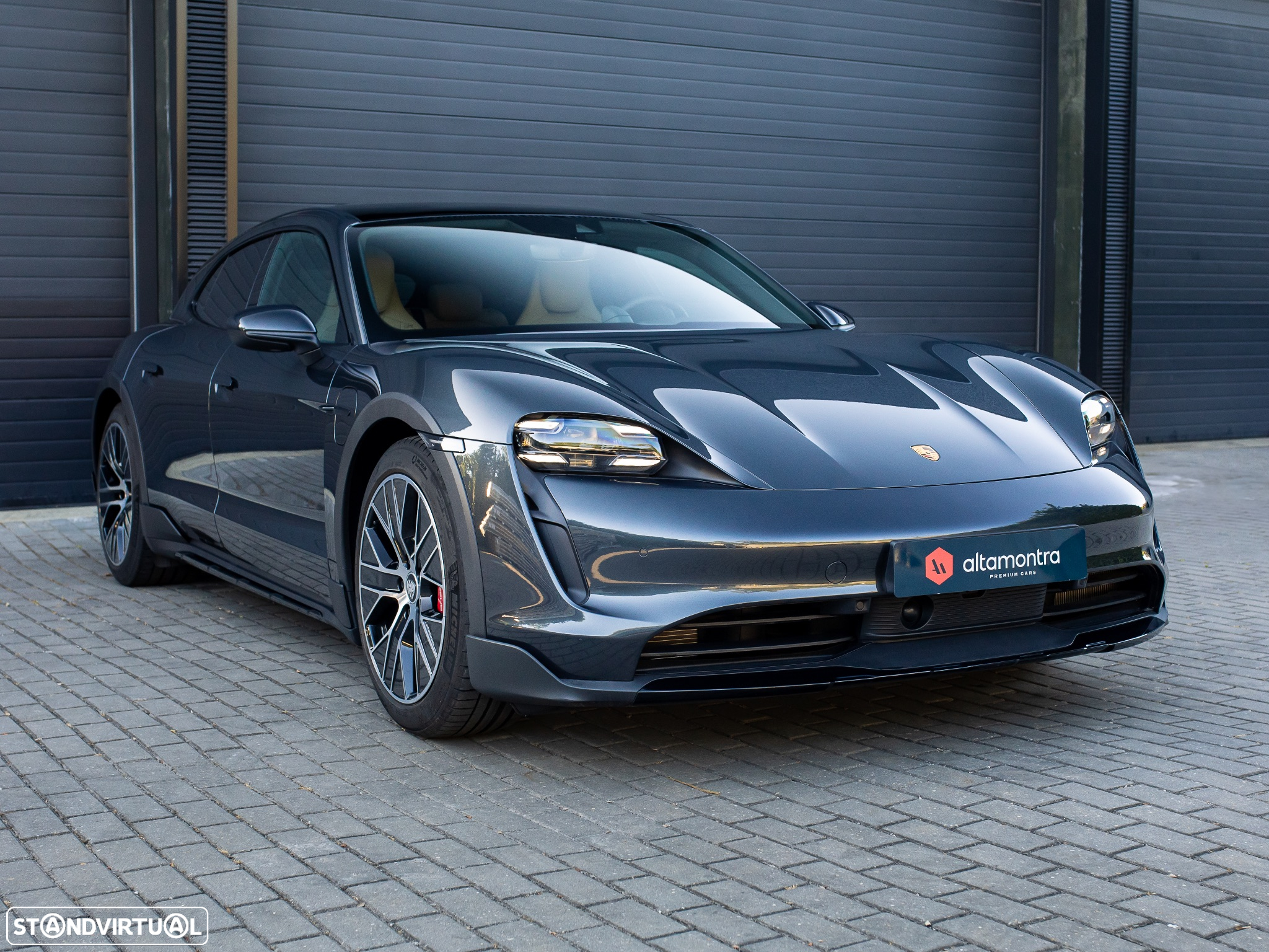 Porsche Taycan Cross Turismo 4S - 49