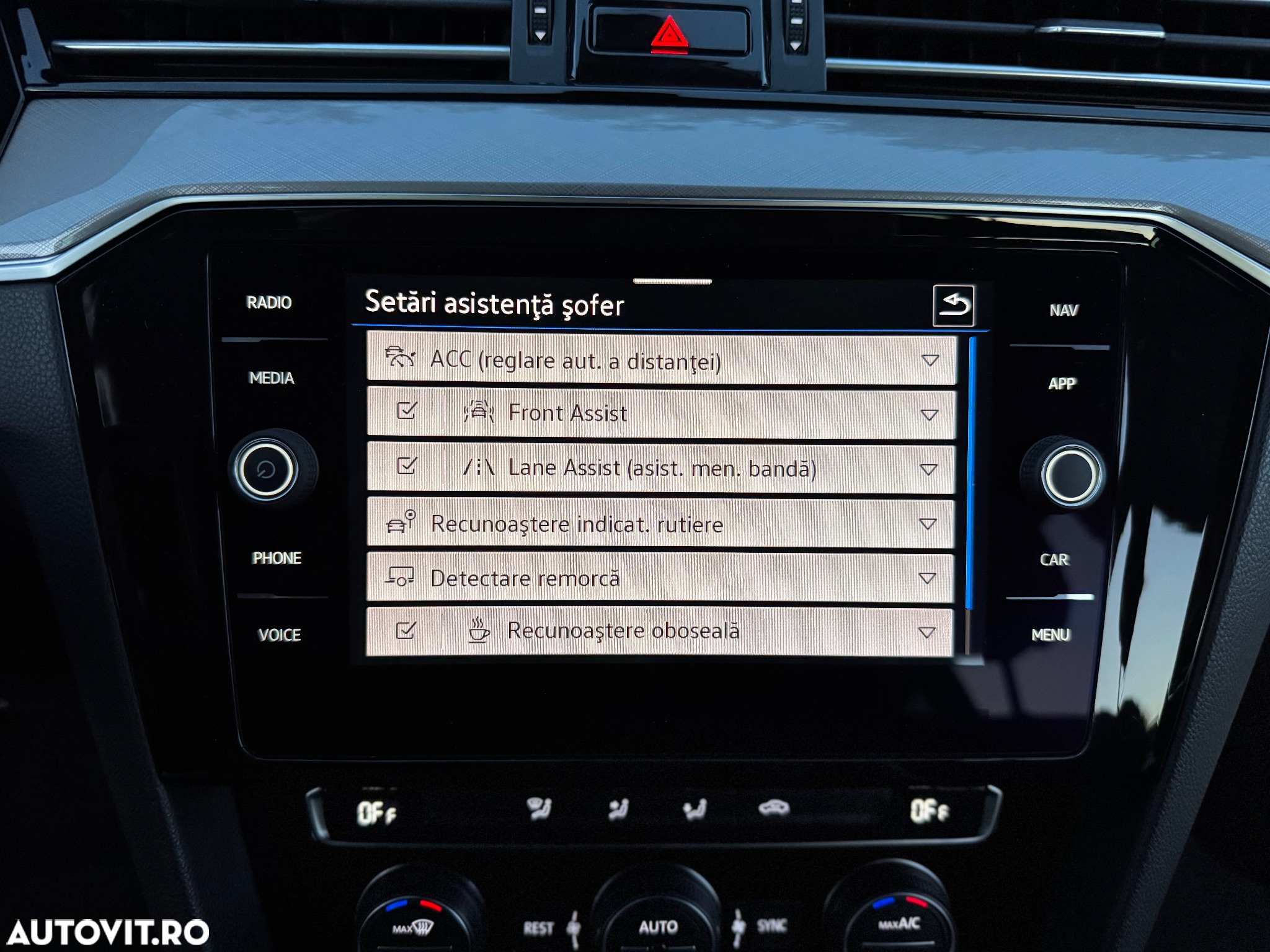 Volkswagen Passat Variant 2.0 TDI DSG (BlueMotion Technology) Highline - 33