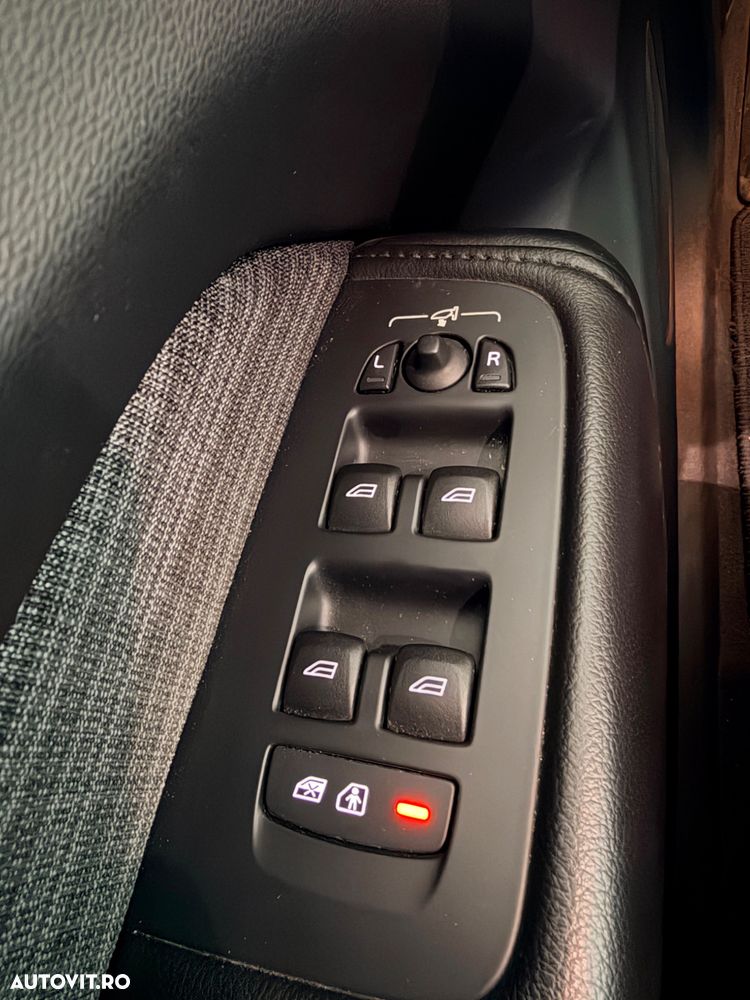 Volvo XC 60 B4 MHEV AT AWD Core - 13