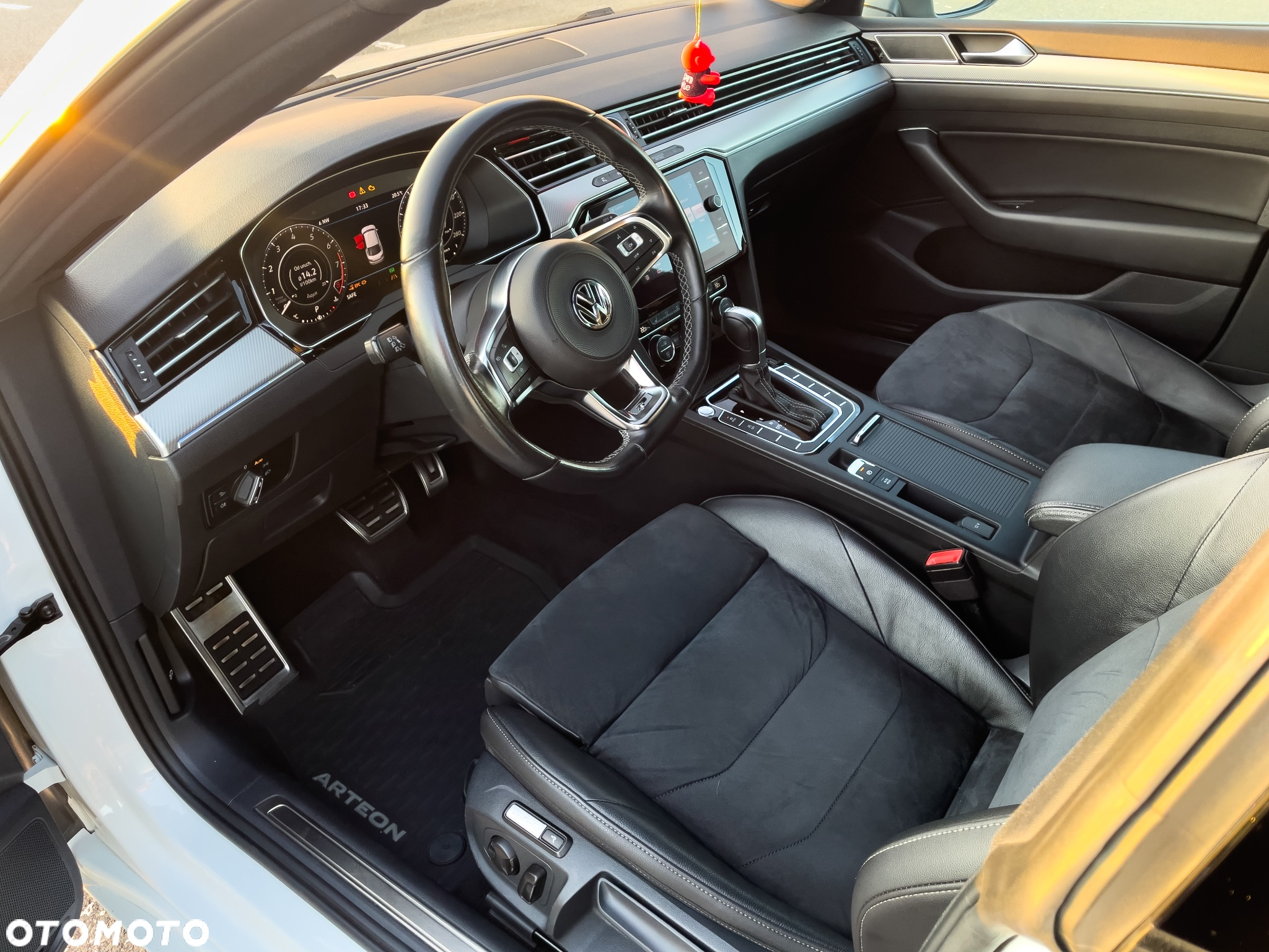 Volkswagen Arteon 2.0 TSI 4Motion R-Line DSG - 19