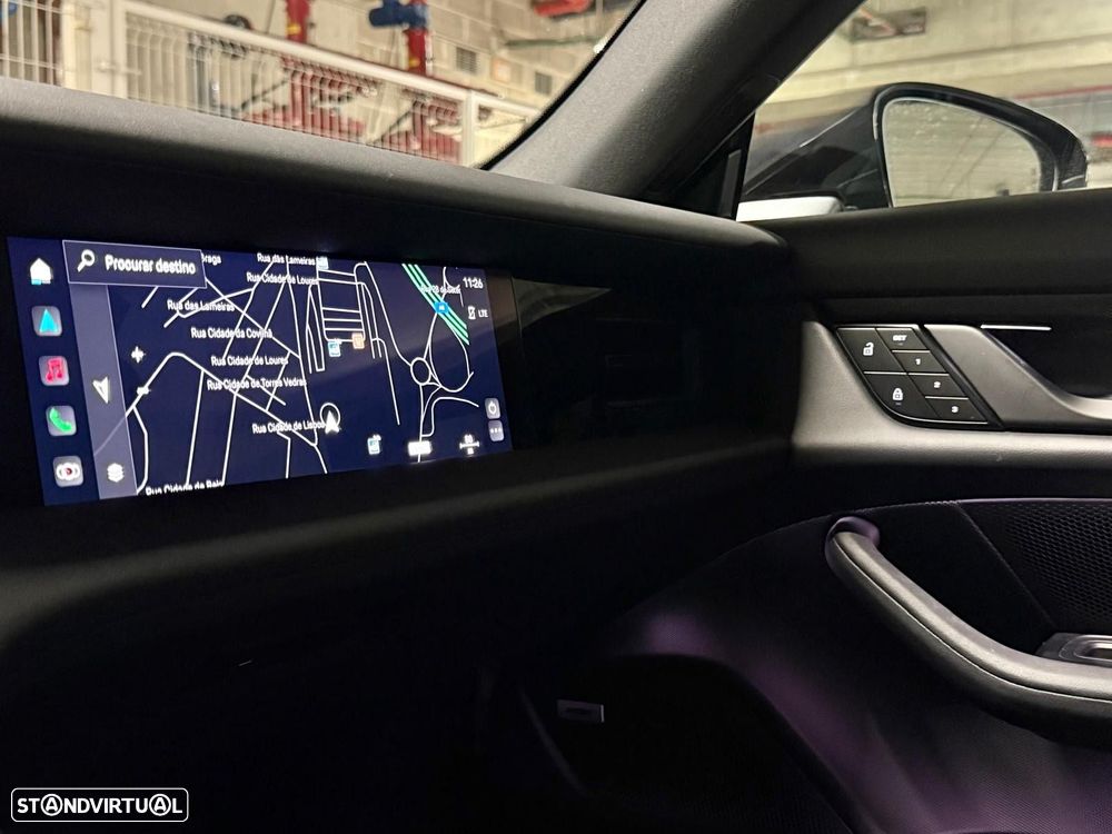 Porsche Taycan Cross Turismo - 21