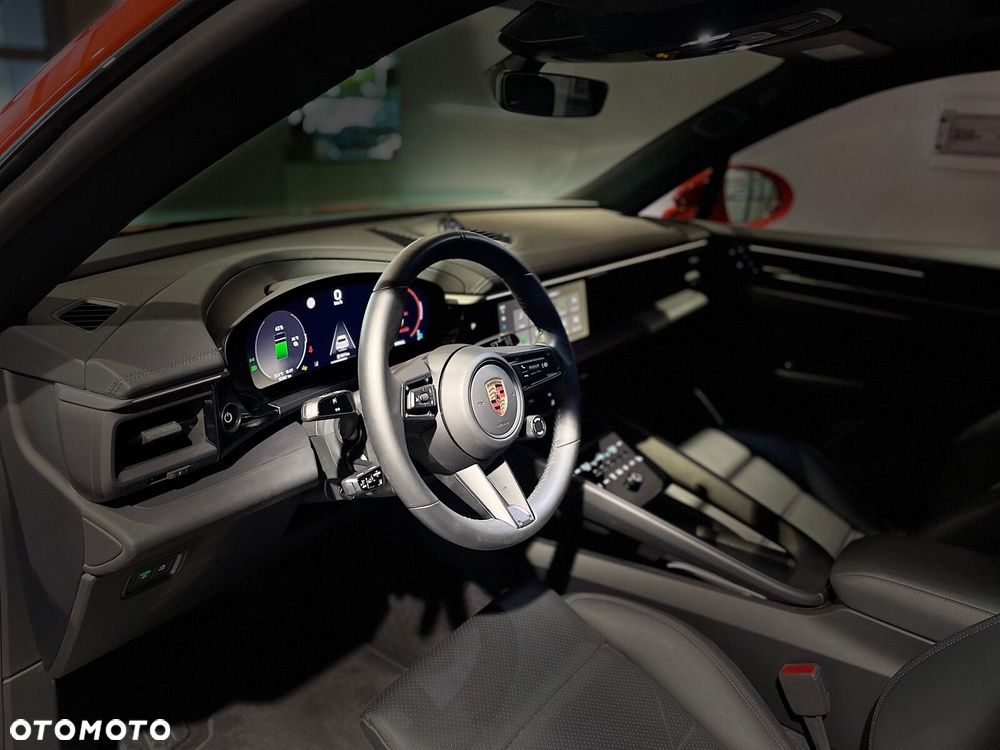 Porsche Macan - 16