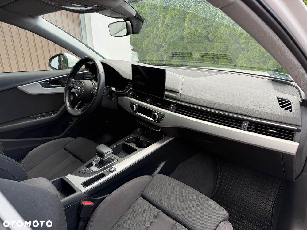 Audi A4 Limousine 35 TFSI Sport S tronic - 12