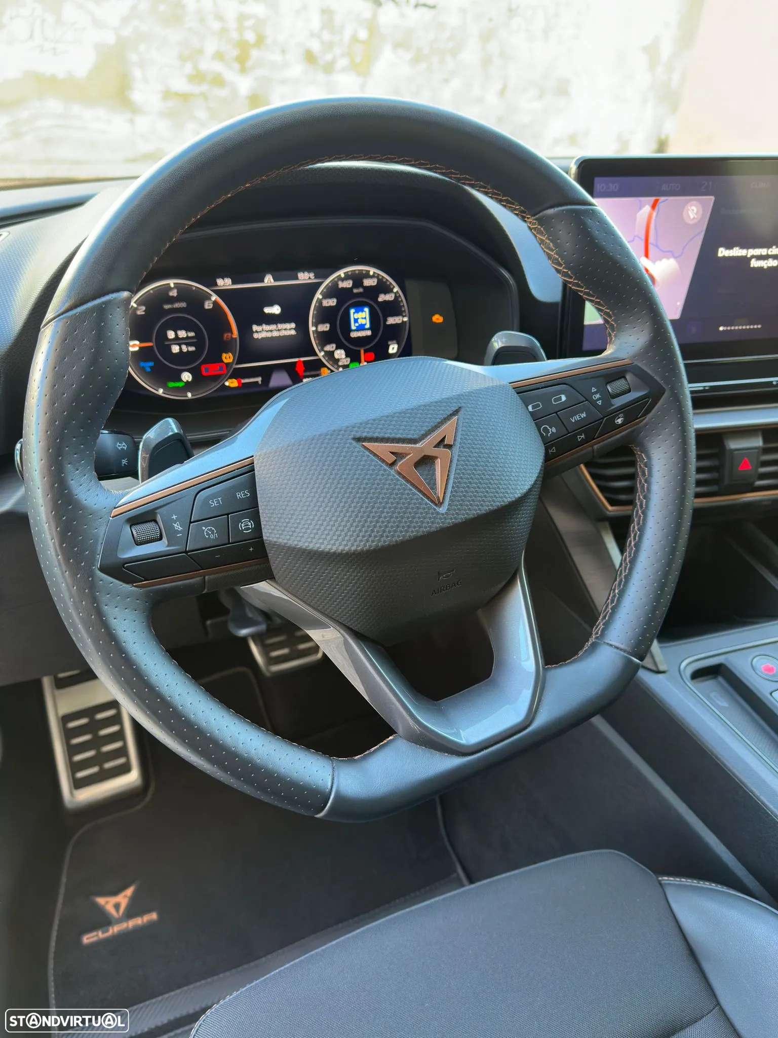 Cupra Leon 1.4 e-Hybrid MID DSG - 12