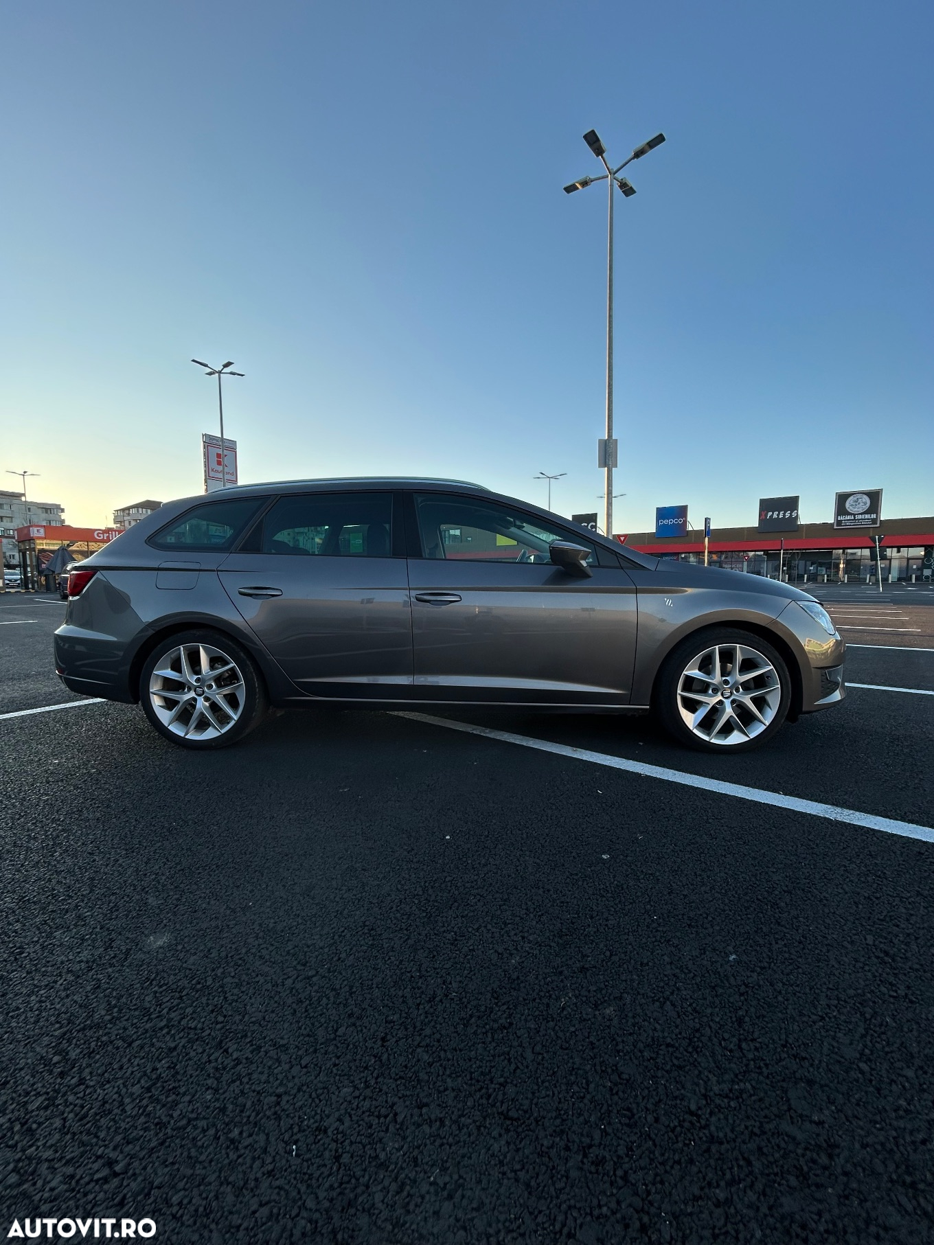 Seat Leon ST 2.0 TDI Start&Stop FR - 4