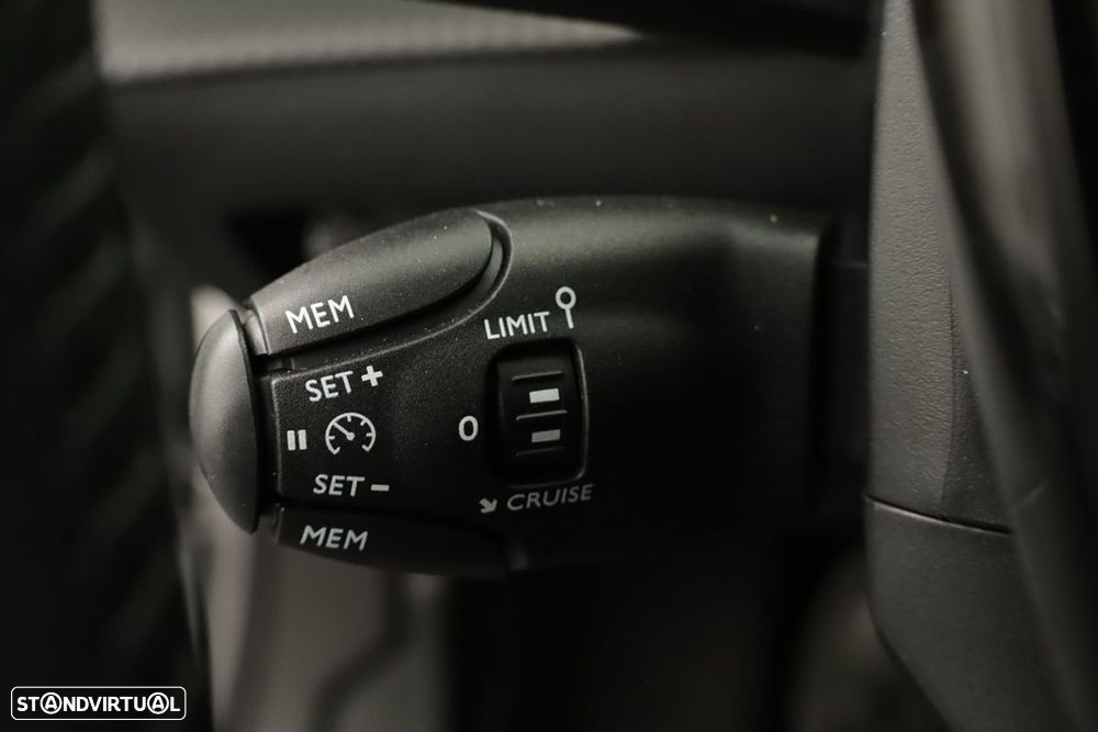 Peugeot 2008 1.2 Allure - 16