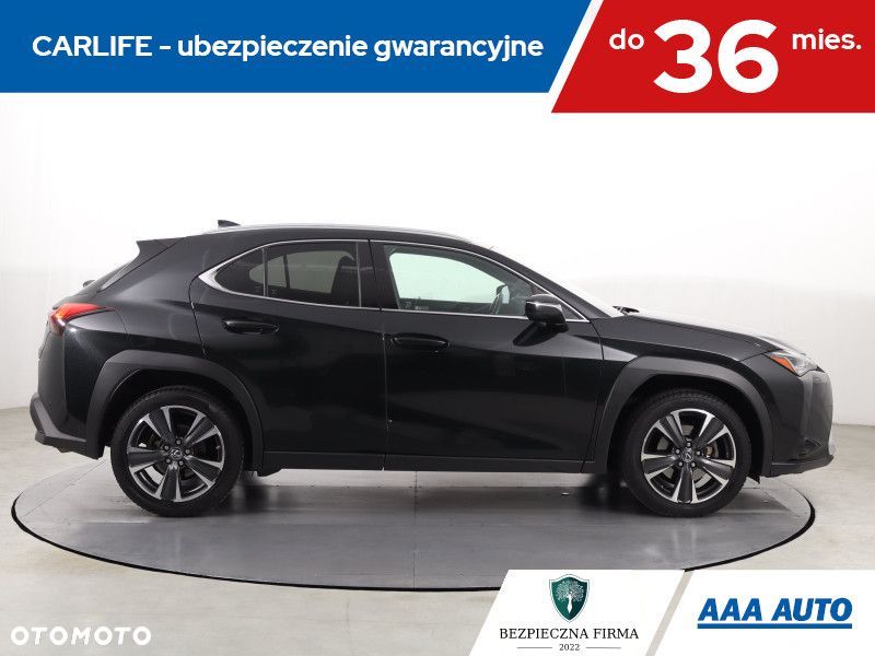 Lexus UX - 8