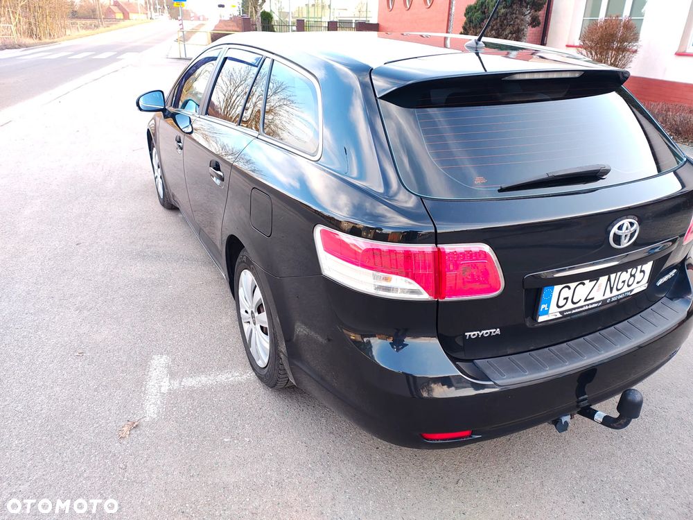 Toyota Avensis 2.0 D-4D 2010 - 16