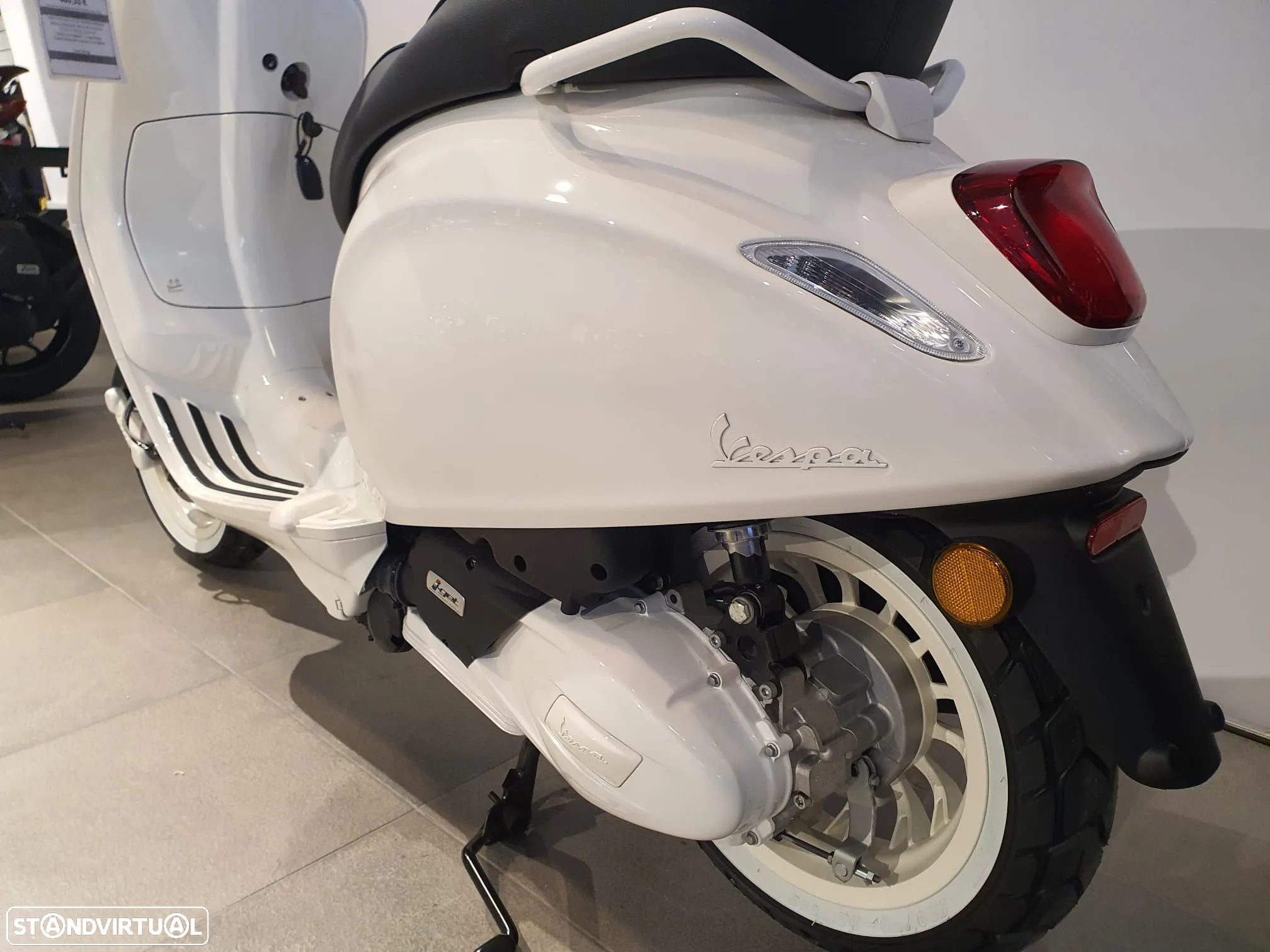 Vespa Sprint Special Edition - 3