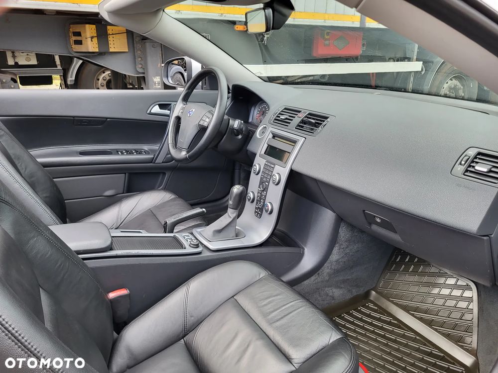 Volvo C70 2.0D Momentum - 32