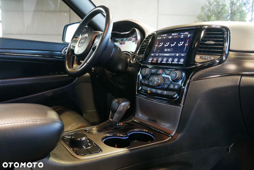 Jeep Grand Cherokee - 31